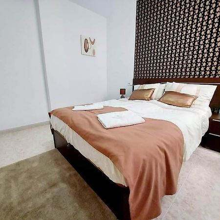 Mira Apartman Торрев'єха Екстер'єр фото